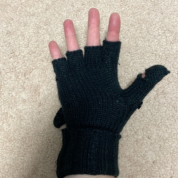 Karl Lagerfeld Choupette Pop-Top Black Mittens - Picture 3 of 6